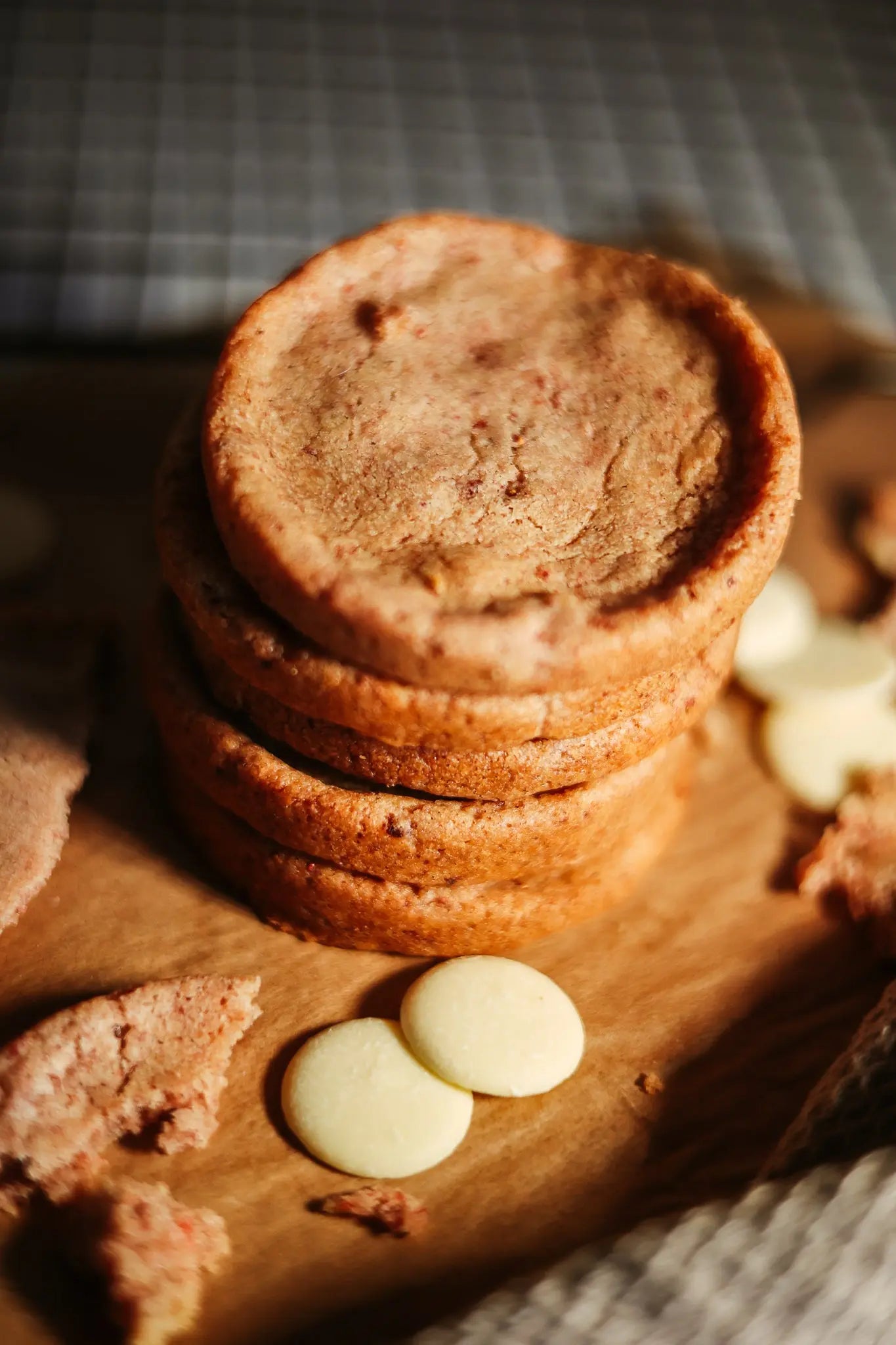 6 × Strawberry and Belgian White Chocolate Cookies sancha
