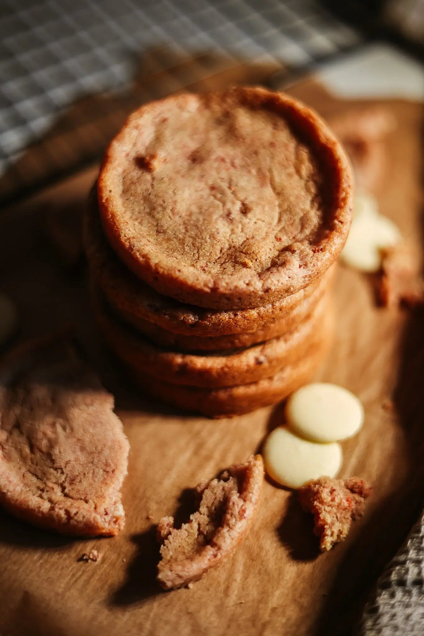 6 × Strawberry and Belgian White Chocolate Cookies sancha