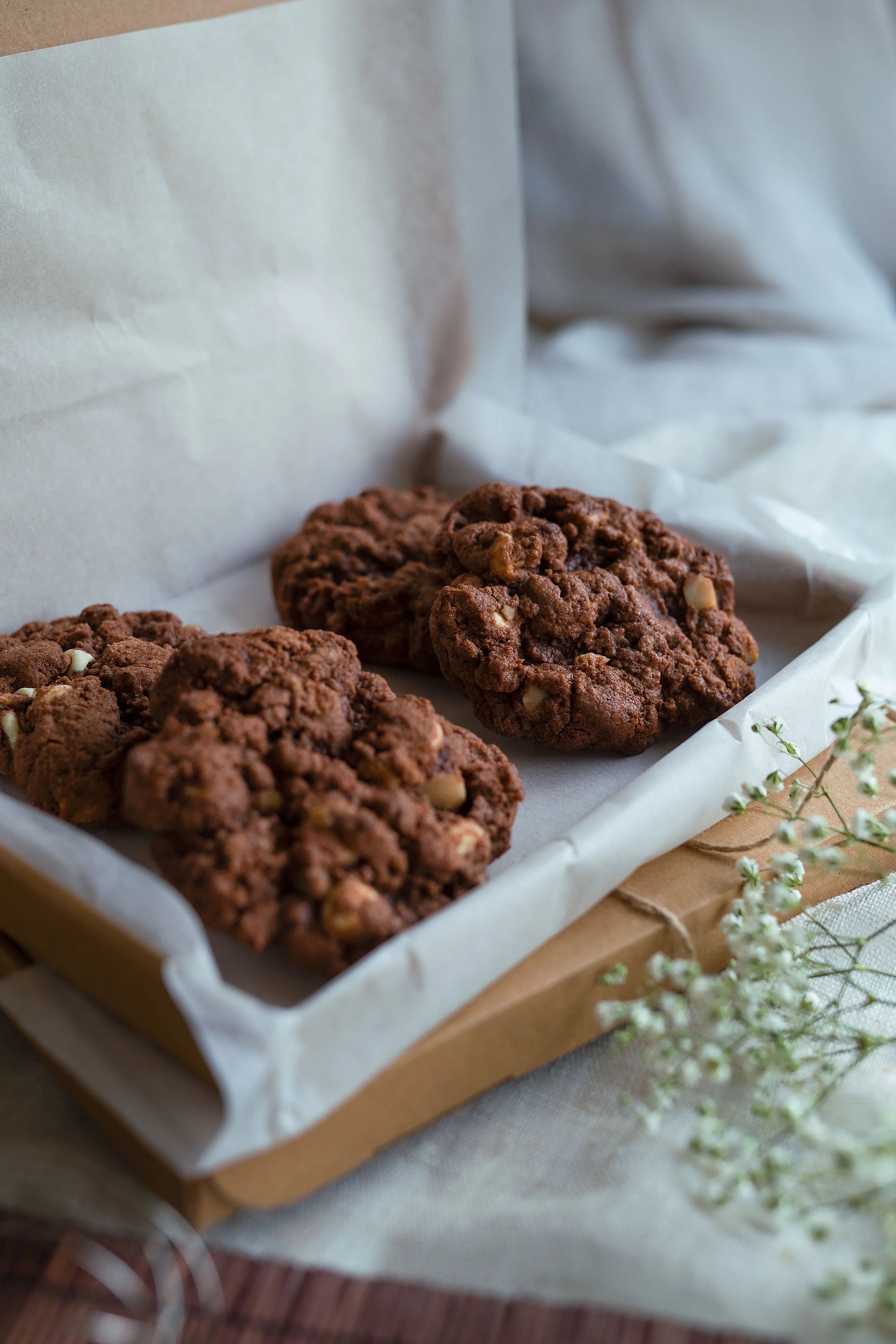 4 × Double Belgian Chocolate and Brazil Nut Cookies sancha