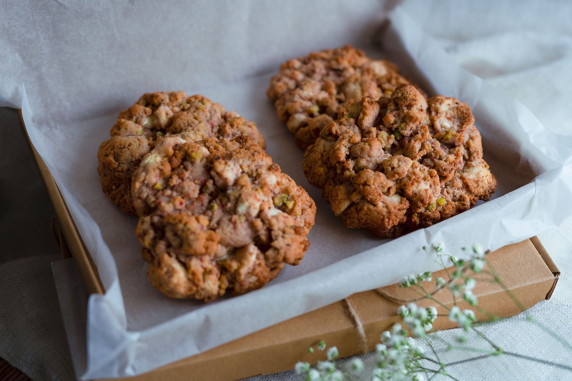 4 × Strawberry, Pistachio and Belgian White Chocolate Cookies sancha