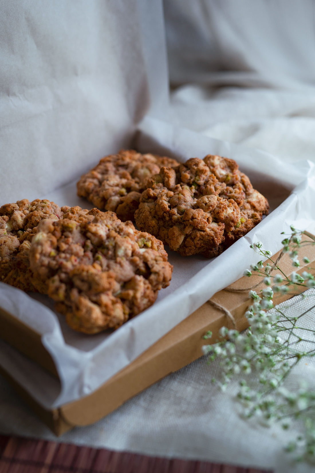 4 × Strawberry, Pistachio and Belgian White Chocolate Cookies sancha